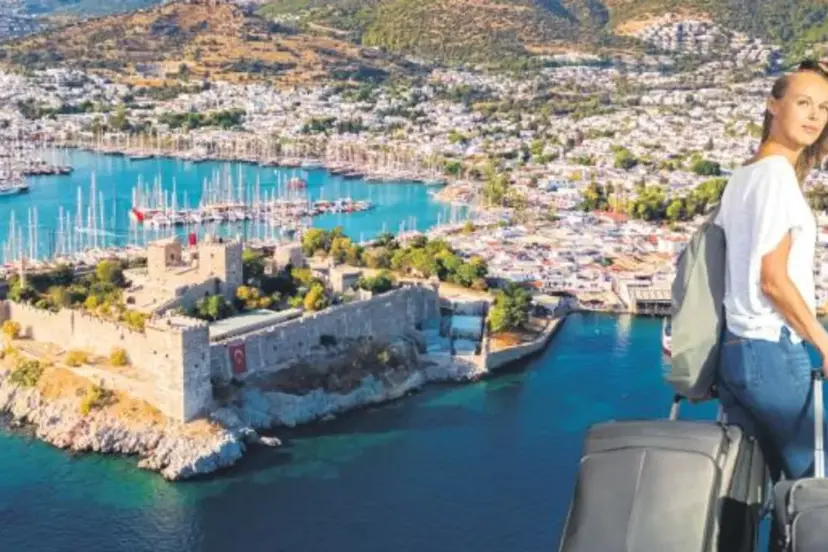 Bakan Ersoy turizmcileri uyardı: Mevsimler değişiyor kampanyaları uzatın